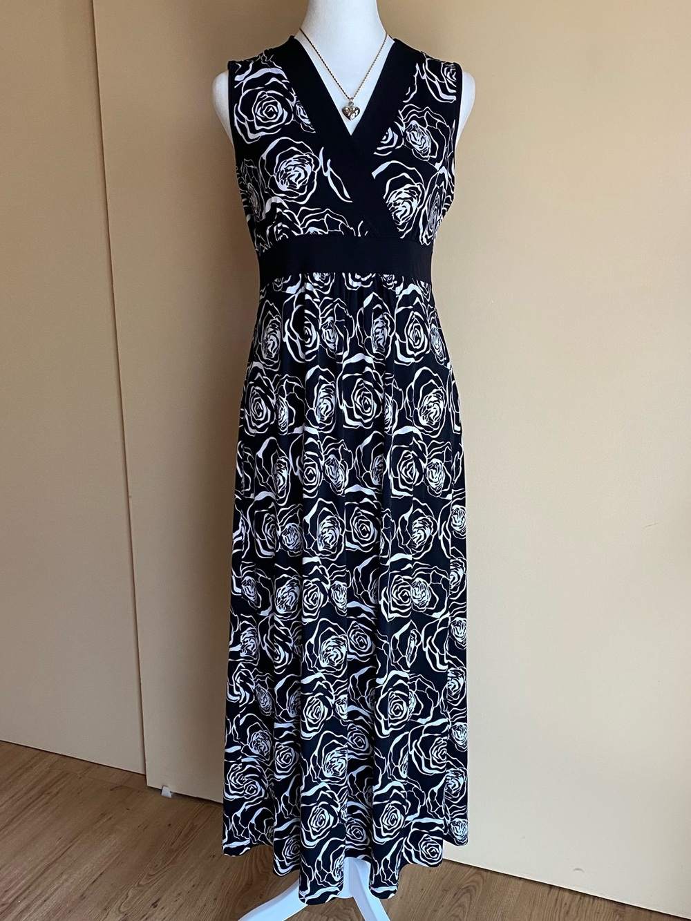 Susan Lawrence Rose Print Maxi Dress Black White Slinky Petite PS